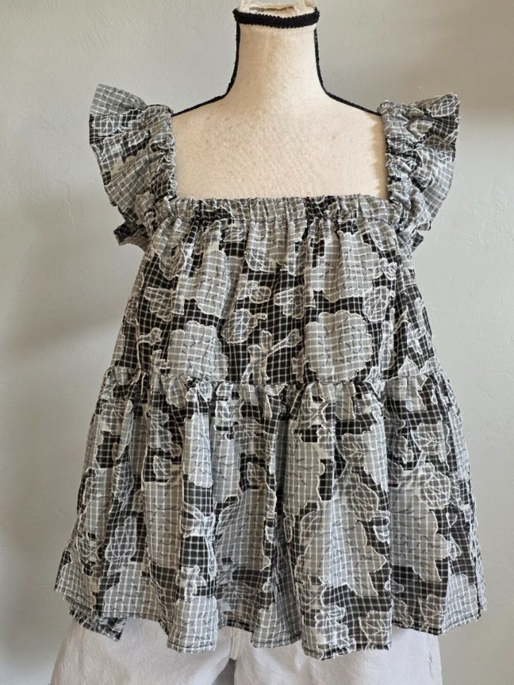 Crown & Ivy Flutter Sleeve Tiered Burnout Tank Top Size Medium
